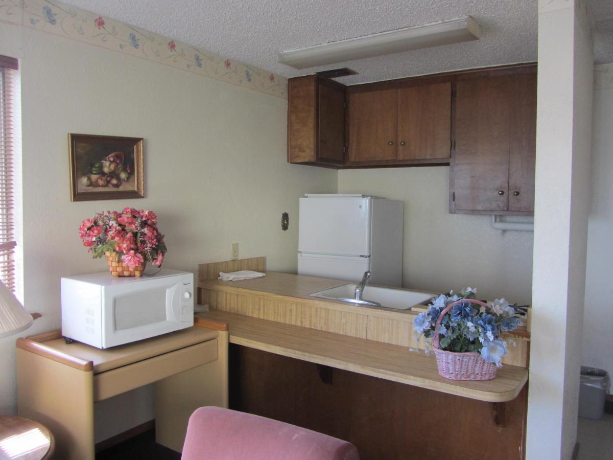 Warrick Plaza Inn Plainview Экстерьер фото