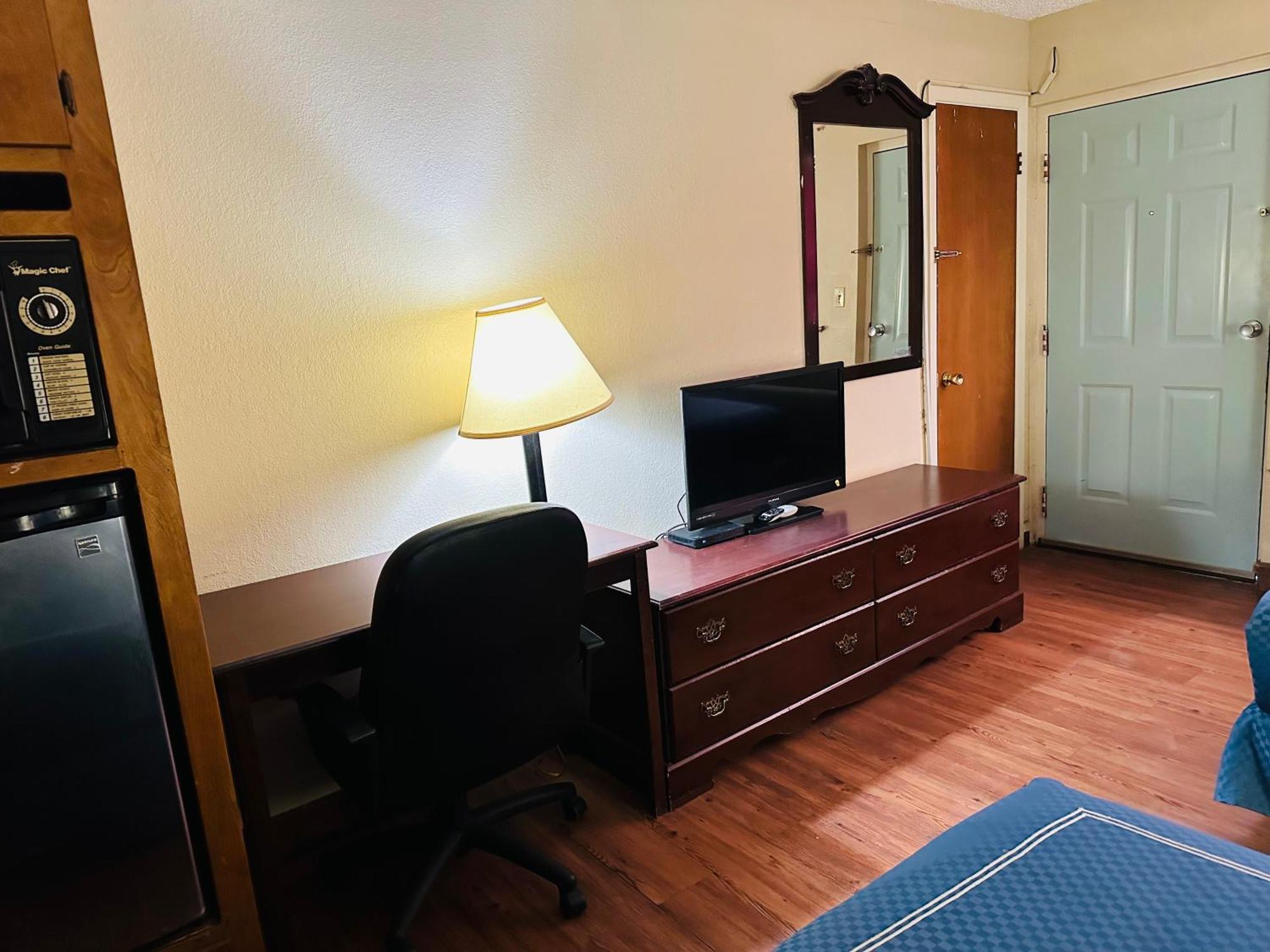 Warrick Plaza Inn Plainview Экстерьер фото